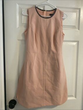 Banana Republic Sleeveless Peach Shift Dress with Contrast Trim size 6
